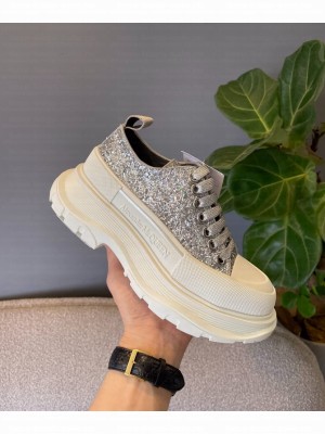 Alexander McQueen                                                                                        Tread Slick Lace up sneaker