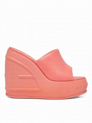 Fendi Women's Fashion Show 8R8405 Red