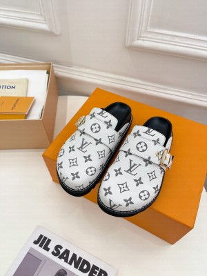 Louis Vuitton Unisex LV Cosy Comfort Flat Mules in Monogram Canvas 2023 05