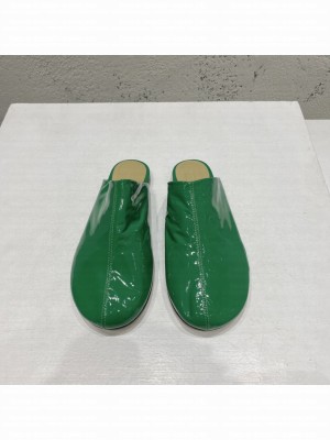 BOTTEGA VENETA Patent Leather Flat Mules Green 2022 Collection