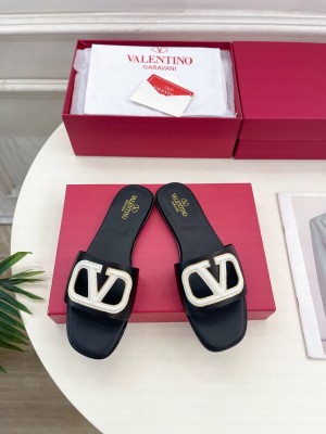 Valentino Garavani VLogo cut-out slide sandal 018 2025