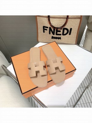 Hermes Oran Flat slippers in Box calfskin 046 2021 Collection