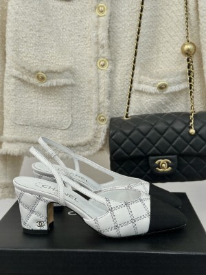 Chanel Quilted Lambskin & Grosgrain Slingback 6.5cm Pumps White/Black 2024