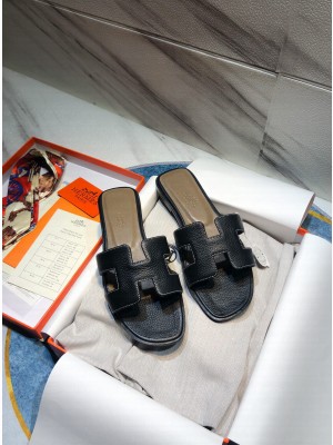 Hermes Oran Flat slippers in Togo Leather 036  2021 Collection