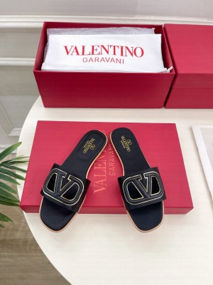 Valentino Garavani VLogo cut-out slide sandal 05 2025