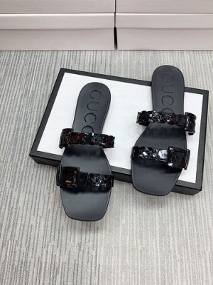 Gucci Women's rubber slide sandal Black 2021 Collection 