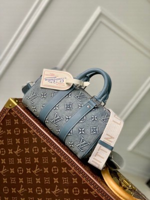 Louis Vuitton Keepall Bandouliere 25 M22762