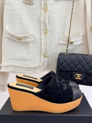 Chanel Platform with CC Logo suede mules black 2025