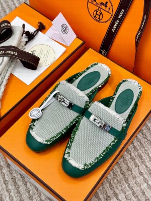 Hermes Women's OZ Mule Green