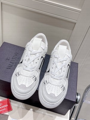 VALENTINO VL7N LOW-TOP SNEAKERS IN CALFSKIN AND MESH FABRIC WITH BANDS SNEAKERS 2022 COLLECITON 013