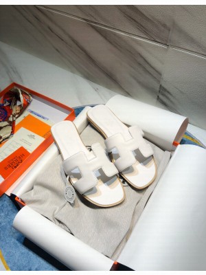 Hermes Oran Flat slippers in Box calfskin 030 2021 Collection