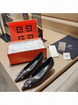 GIVENCHY PUMPS IN LEATHER WITH METALLIC DETAILS 2022 COLLECTION,BLACK