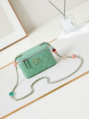 CHANEL MINI CLUTCH WITH CHAIN AP3231 green