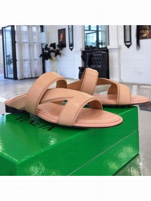 Bottega Veneta Band Calfskin Flat Sandals Pink  2021 Collection 16