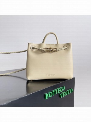 Bottega Veneta Small Andiamo Silky calfskin 766014 Natural