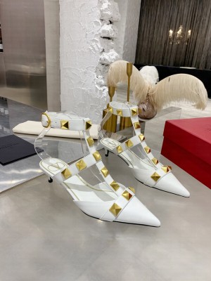 Valentino ROMAN STUD CALFSKIN PUMP 45MM WHITE