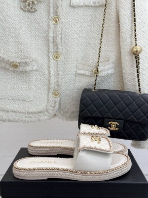 Chanel flat CC turn lock with chain slippers white leather 2025