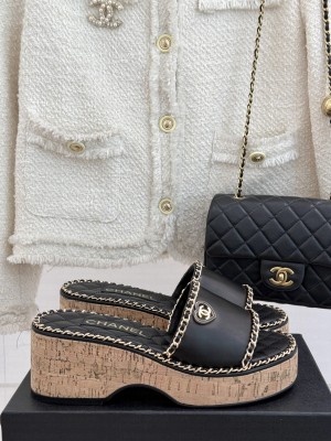 Chanel platform double C with chain slippers Black leather 2025