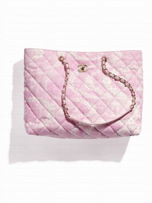 Chanel Maxi Flapbag Pink