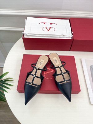Valentino Garavani Rockstud Wispy Calfskin Mule 20mm Black 2025