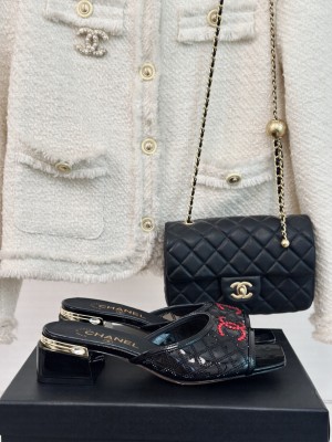 Chanel Crystal CC LOGO Slide Mule 04