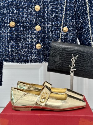Valentino Garavani VLogo Locker Mary-Jane ballerina in mirrored calfskin Gold