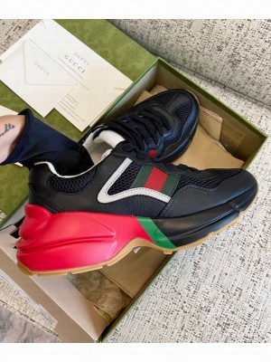 GUCCI                                                                                        Rhyton sneaker