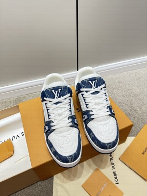 Louis Vuitton Unisex LV Trainer Sneakers 2023 025