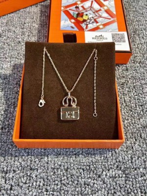 Hermes Necklace H001 Gold 2021 Collection 
