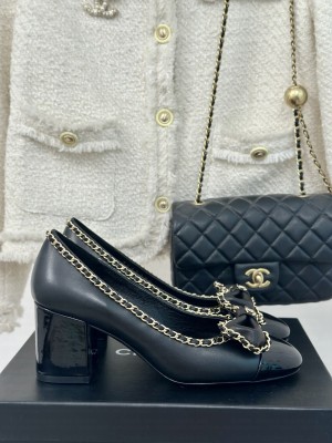 Chanel Women's 6.5cm Chain Around And Bow Pumps Black 2024