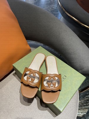GUCCI INTERLOCKING G CUT-OUT FLAT SLIDE SANDALS BROWN 2022 COLLECTION