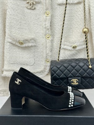 Chanel Women's 6cm Suede/Patent Leather With Pearl Pumps Black