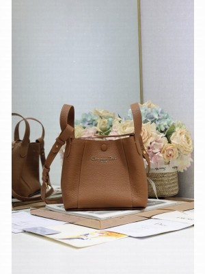 Dior Medium Signature Bucket Bag Grained Calfskin M2841USKU brown
