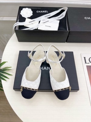 Chanel Quilted Silk with Chain Flat Sandals white 2025