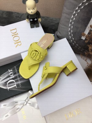 Christian Dior 30 MONTAIGNE 4CM Flip-Flop Yellow Calfskin sandals 2021 Collection