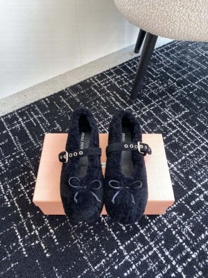 Miu Miu Shearling ballerinas black