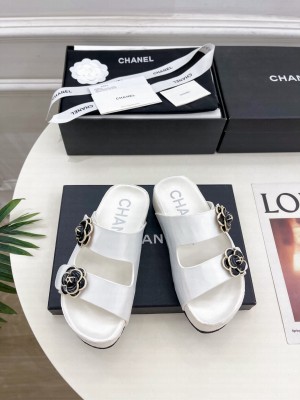 Chanel Camellia platform calf leather mules white 2025