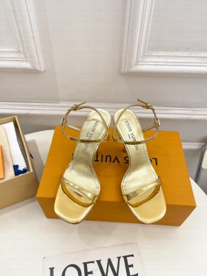 Louis Vuitton Patent calf leather 1AGWZM 6AM Sandal Gold 2025