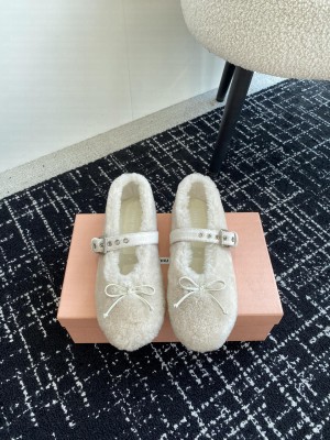 Miu Miu Shearling ballerinas white