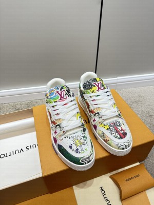 Louis Vuitton Unisex LV Trainer Sneakers 2023 010