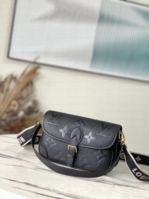 Louis Vuitton Diane M46388 black
