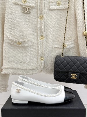 Chanel Lambskin & Patent Calfskin Ballet Flats with Pearls White 2025