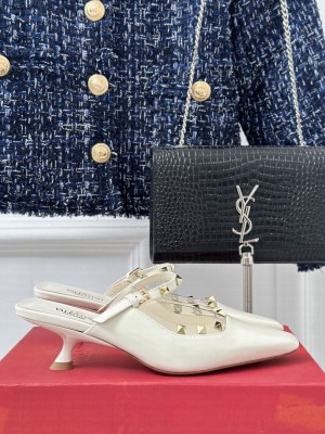 Valentino Rockstud Mule 02