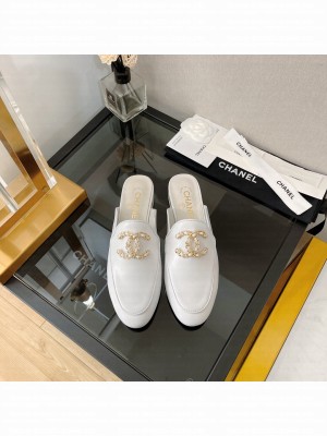 Chanel Lambskin Mules with Chain CC G39438 White