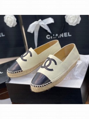 Chanel CC Shiny Lambskin Espadrilles White Spring/Summer 2021 Collection 45