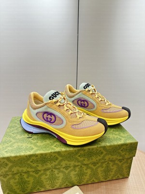 Gucci Unisex Run Sneaker 013