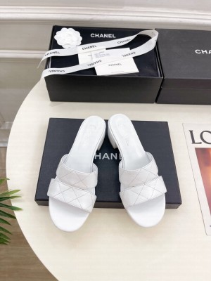 Chanel 4cm Lambsink Quilted Mule White 2025