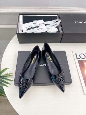 Chanel Patent Calfskin Ballet Flats with CC Heart black 2025 