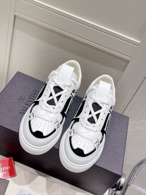 VALENTINO VL7N LOW-TOP SNEAKERS IN CALFSKIN AND MESH FABRIC WITH BANDS SNEAKERS 2022 COLLECITON 023