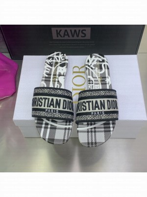DWAY SLIDE White Jute Canvas Embroidered with Dior Union Motif 2022 Collection
